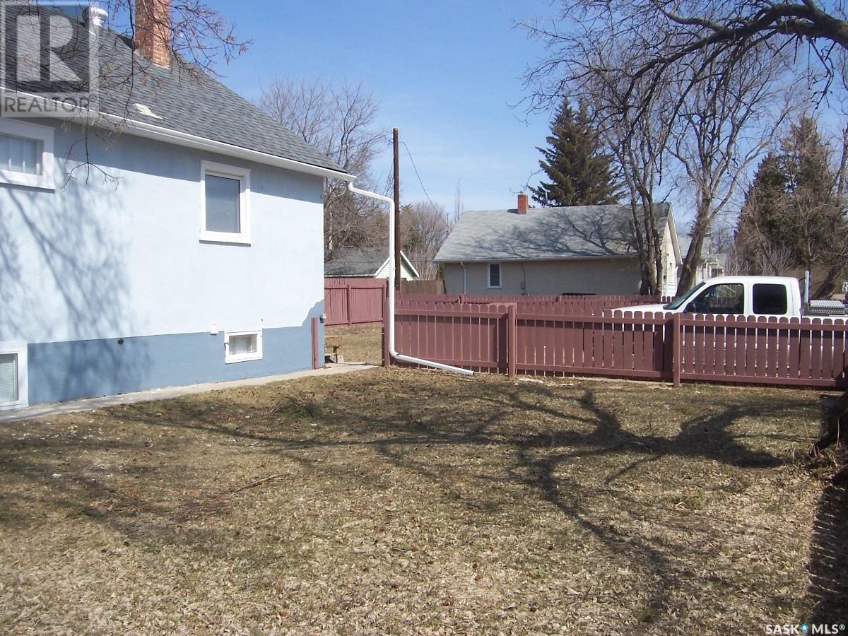 630 5th Avenue E, Prince Albert, Saskatchewan  S6V 2H5 - Photo 4 - SK012332