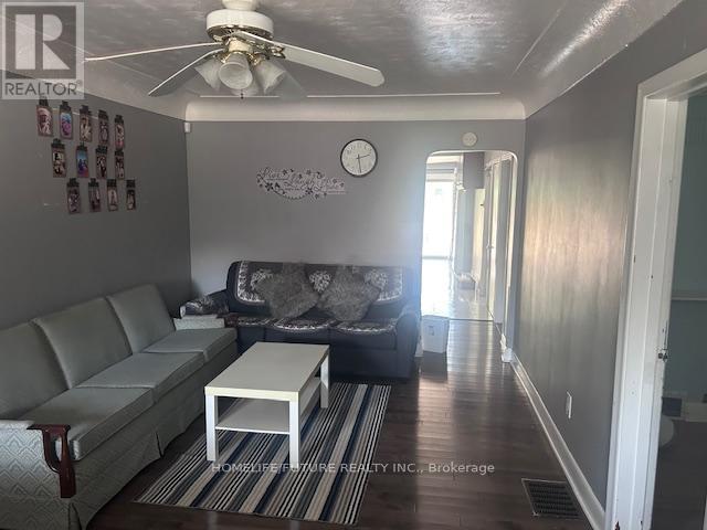 37 Hope Avenue, Hamilton, Ontario  L8H 2E1 - Photo 4 - X12277852