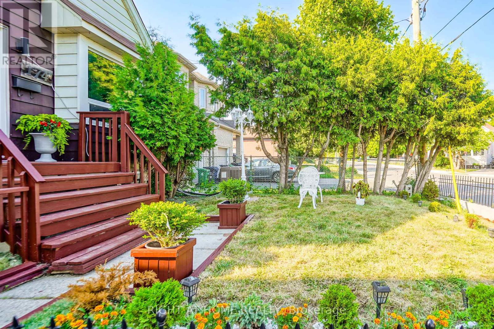 Property at 174 AYLESWORTH AVENUE image 4
