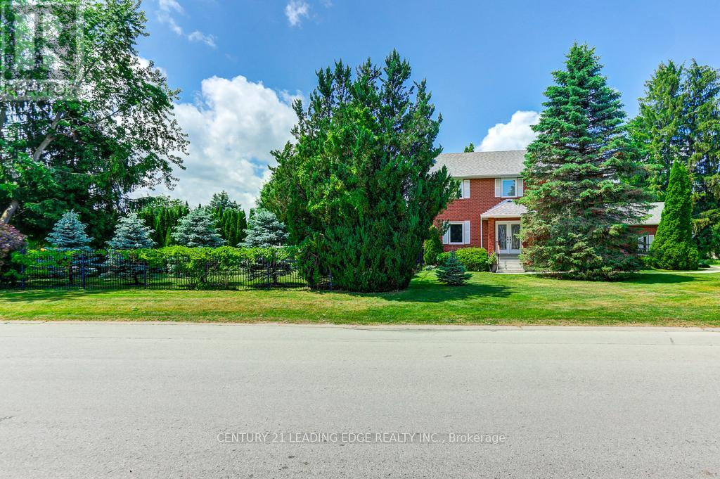 Property at 2 COLLEEN CRESCENT image 4