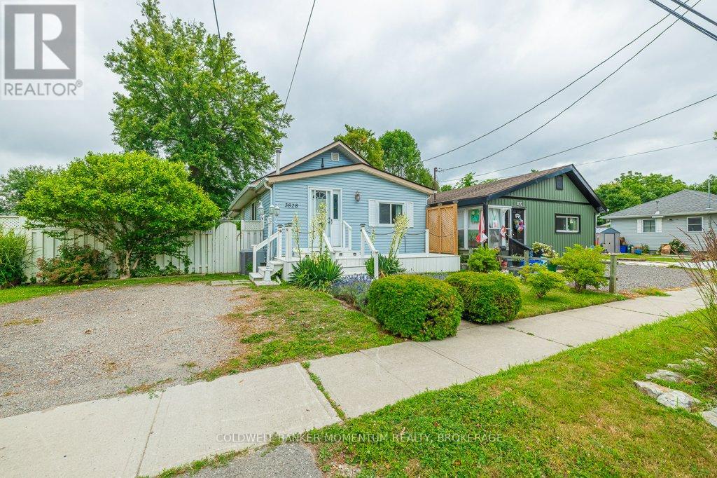 3828 Roxborough Avenue, Fort Erie, Ontario  L0S 1B0 - Photo 1 - X12277931