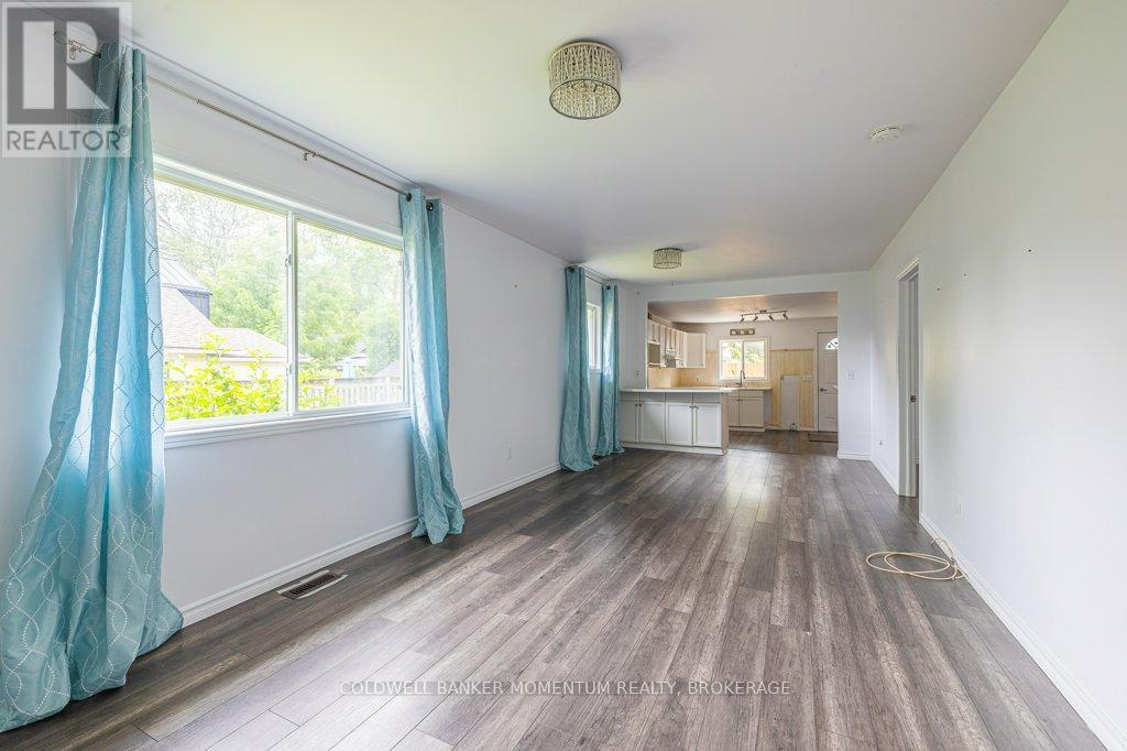 3828 Roxborough Avenue, Fort Erie, Ontario  L0S 1B0 - Photo 13 - X12277931