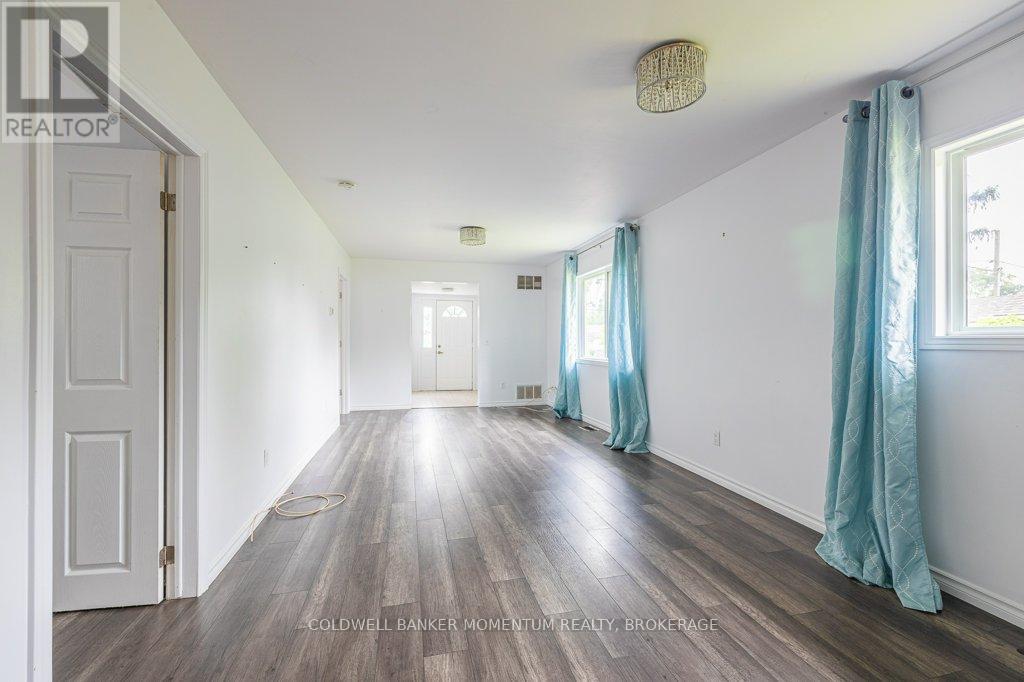 3828 Roxborough Avenue, Fort Erie, Ontario  L0S 1B0 - Photo 15 - X12277931