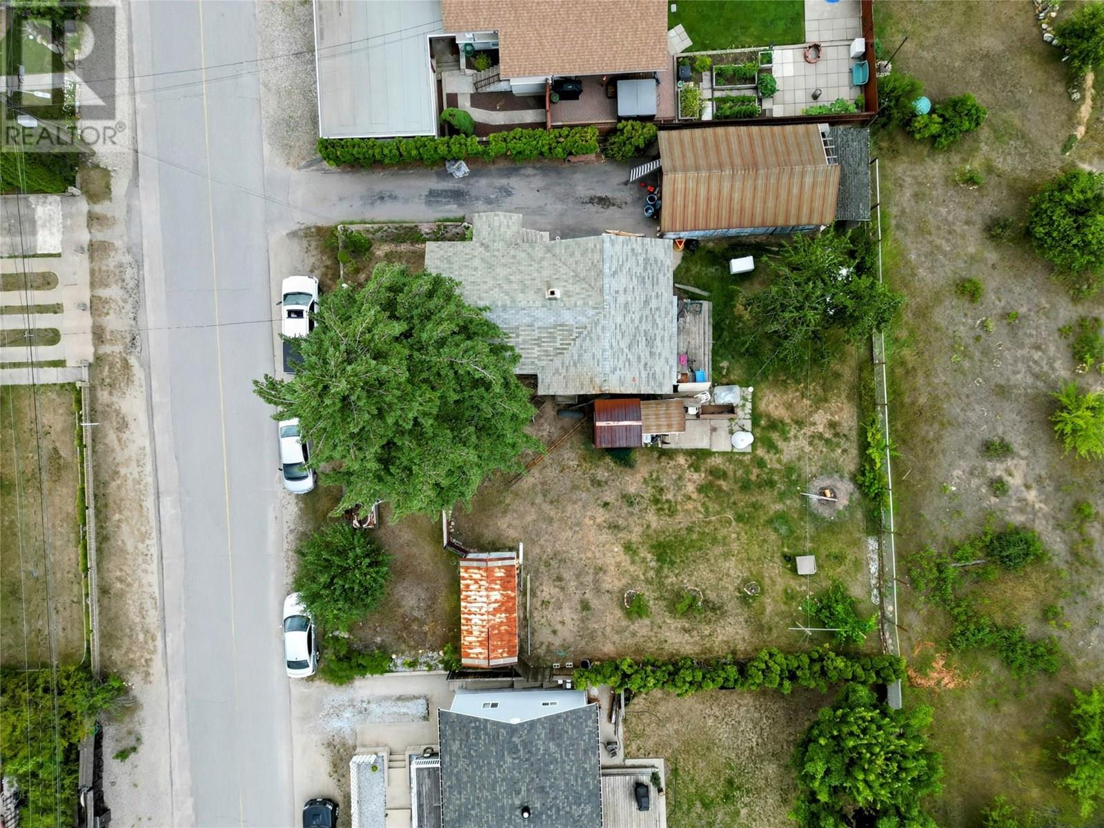 Property at 274 2nd Avenue image 4
