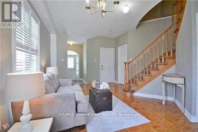 39 Seahorse Avenue, Brampton, Ontario  L6V 4N7 - Photo 4 - W12277918