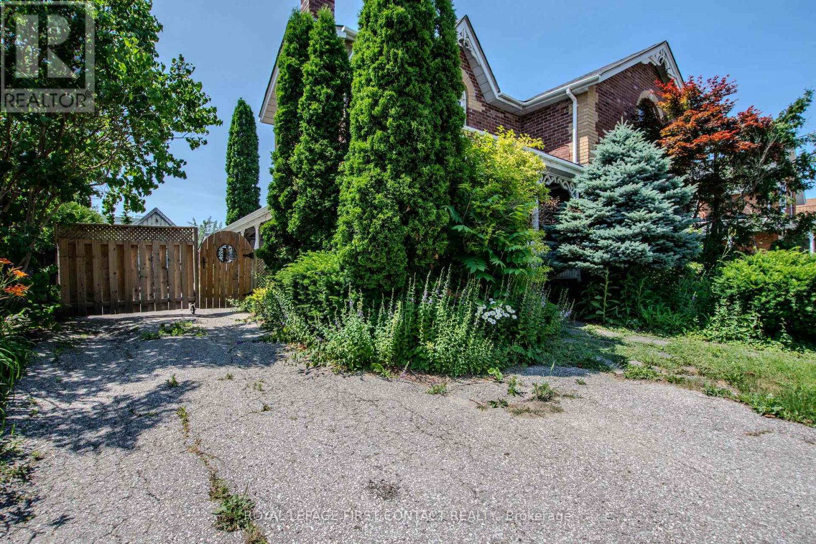 Property at 220 BARRIE STREET image 2