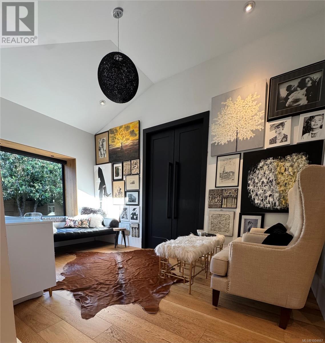 Property at 2473 Plumer St image 5