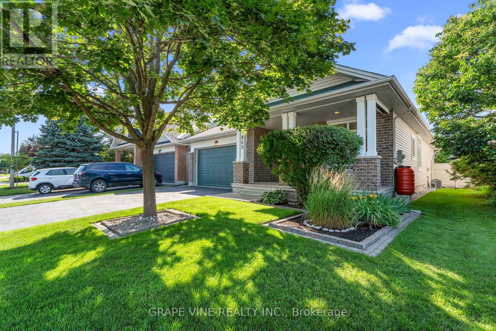 Property at 865 MARKWICK CRESCENT image 2