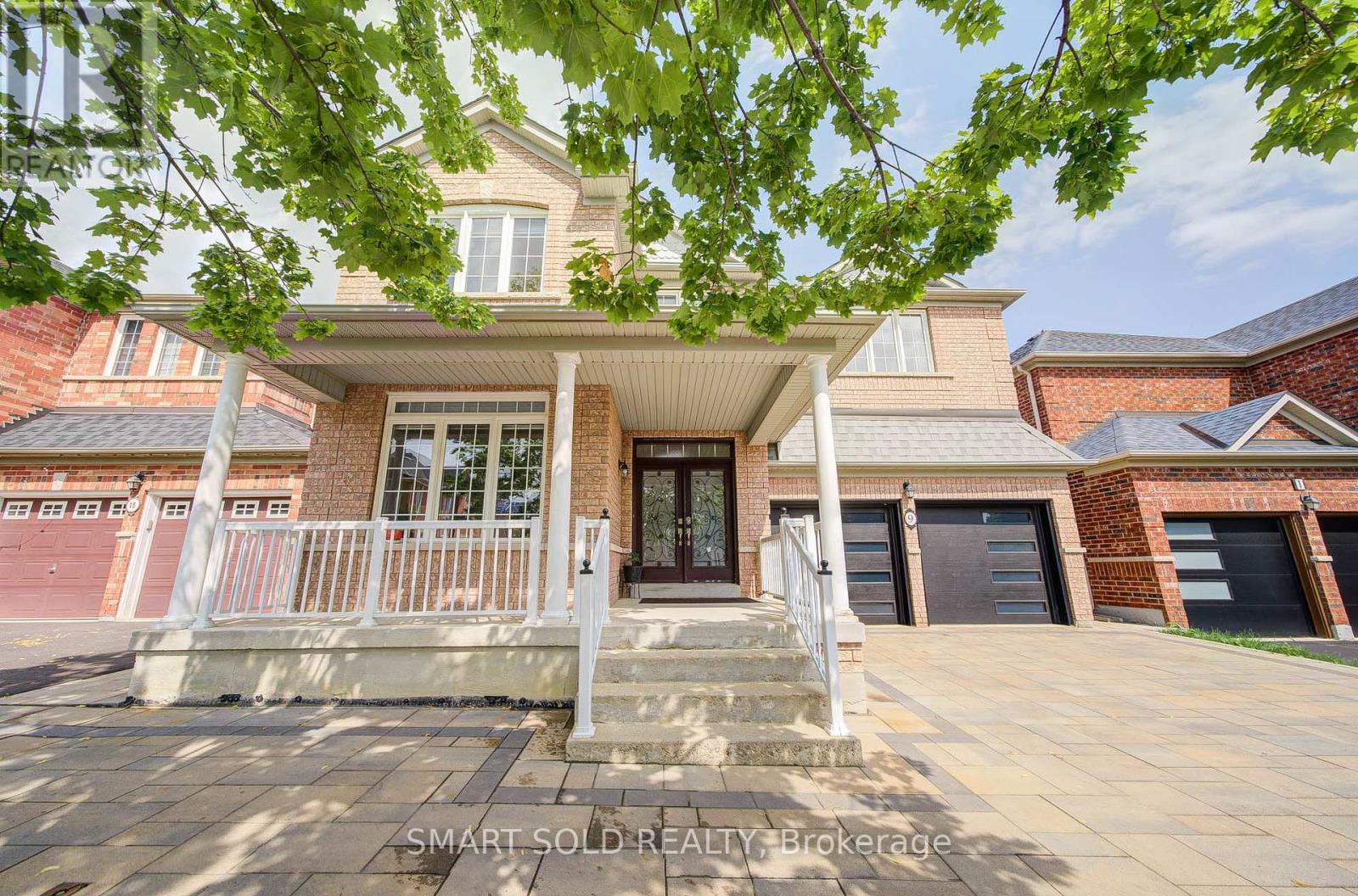 Property at 9 CASA NOVA DRIVE image 2