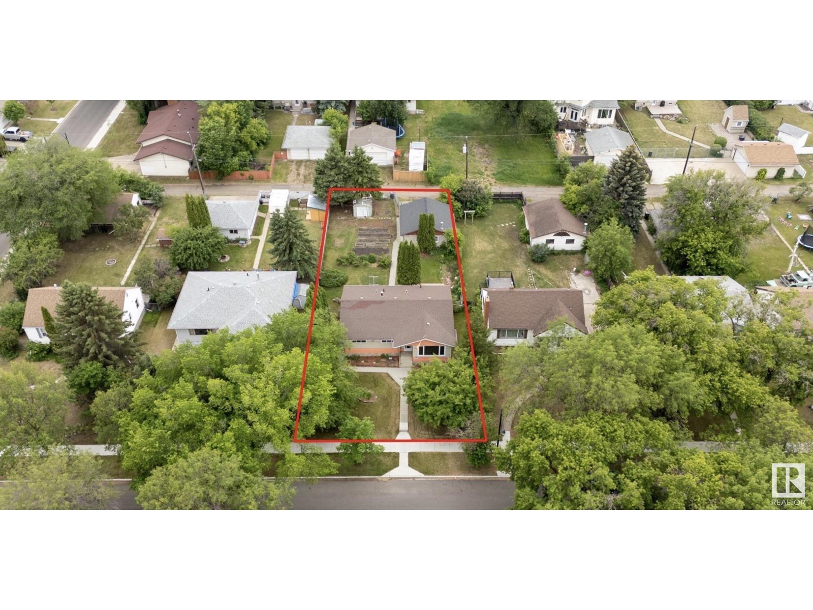 Property at 12416 77 Street NW image 3