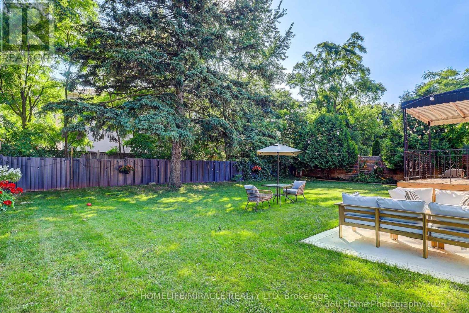 568 Weir Avenue, Oakville, Ontario  L6L 4X4 - Photo 20 - W12275481