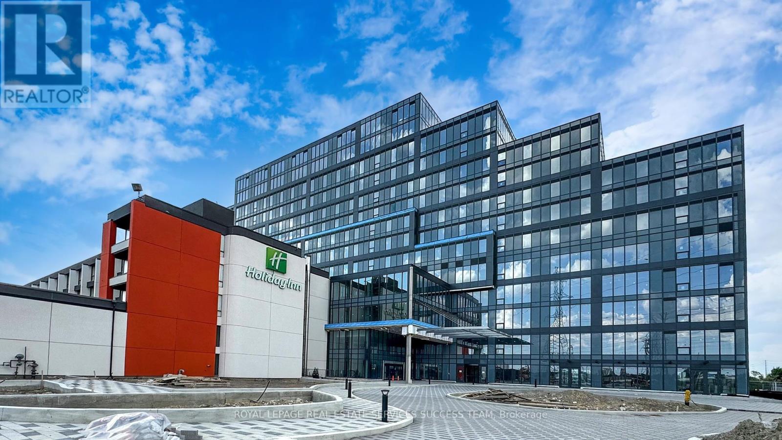 301 - 600 Dixon Road, Toronto (Willowridge-Martingrove-Richview), Ontario  M9W 1J1 - Photo 3 - W12277978