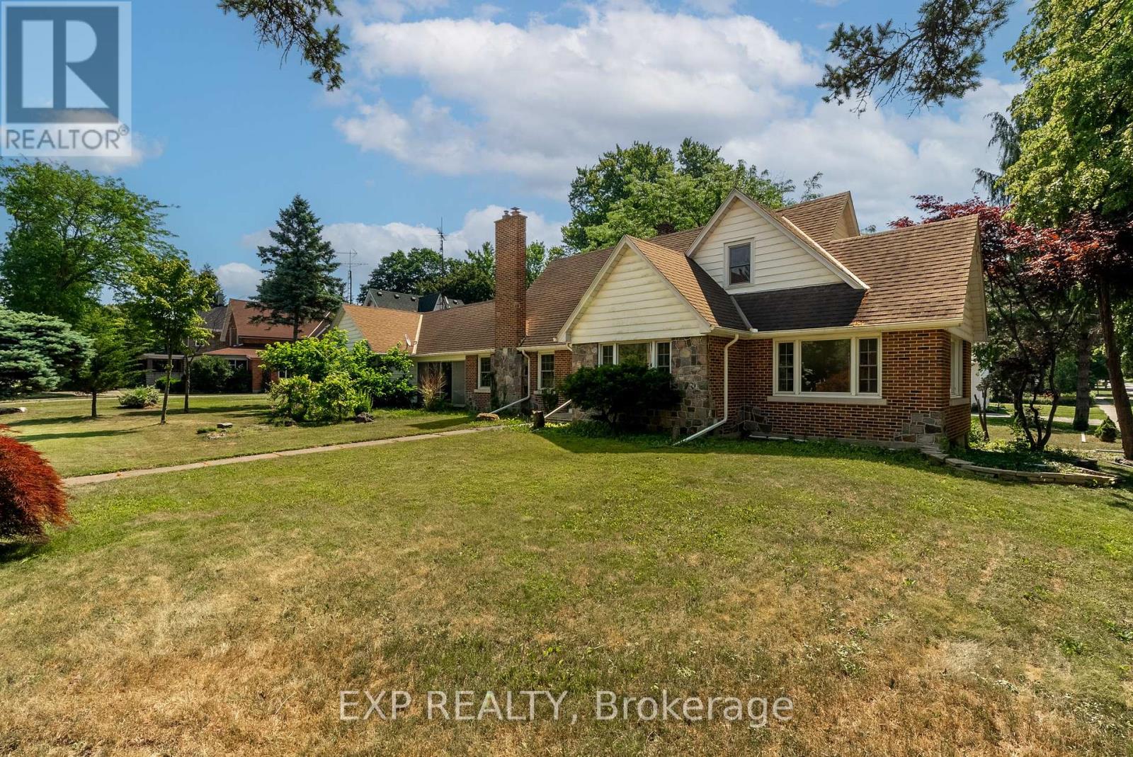 Property at 89 MAIN STREET E image 1