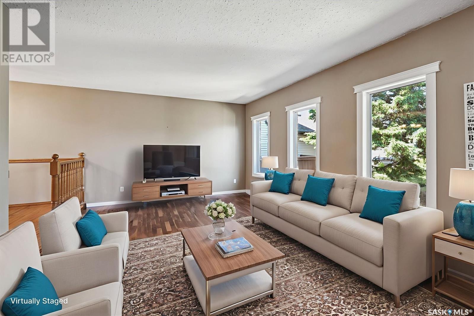 Property at 731 Swan CRESCENT image 4