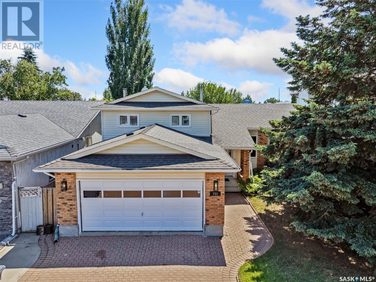 Property at 731 Swan CRESCENT image 2