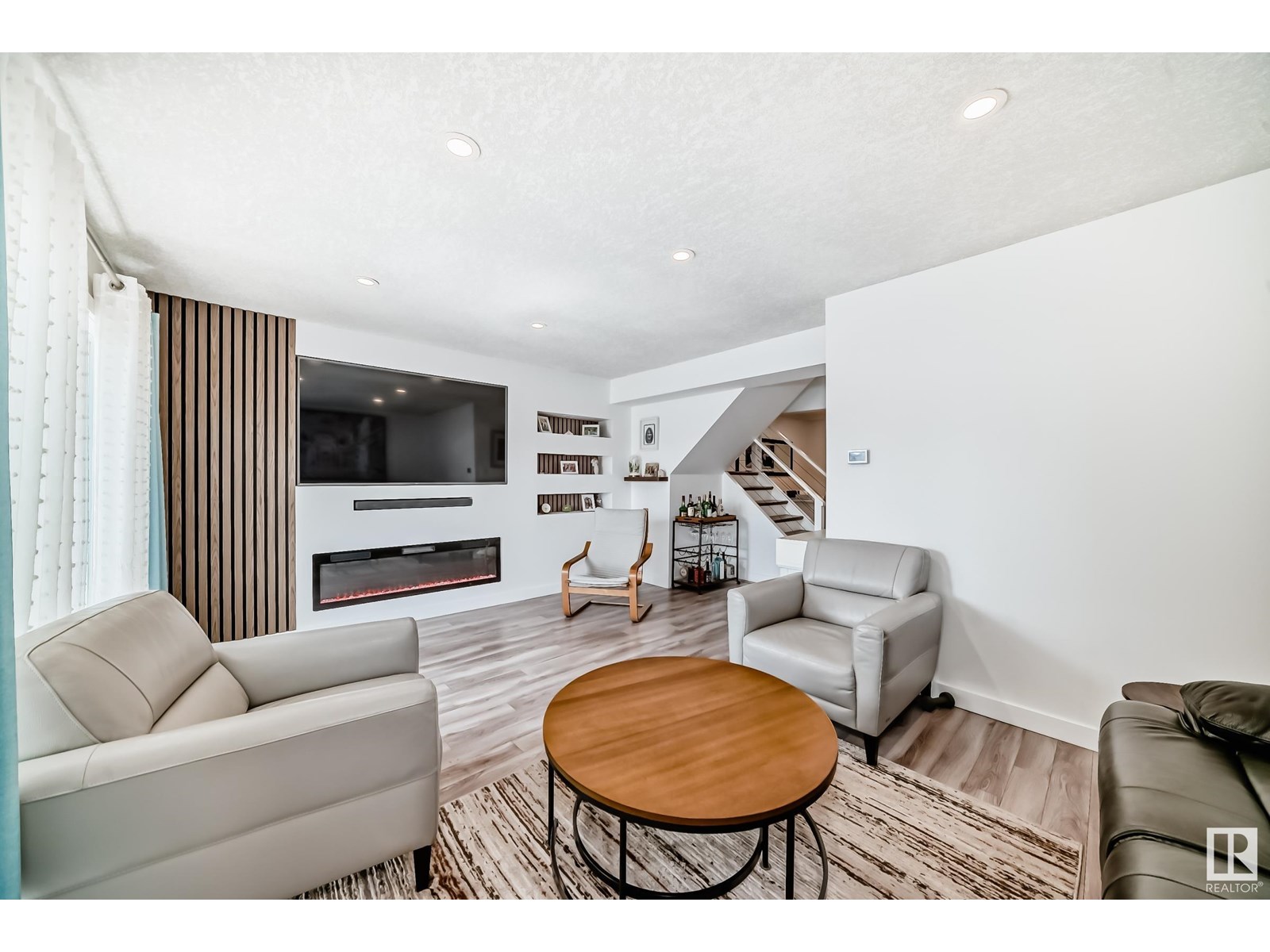Property at 6D MEADOWLARK VG NW NW image 4