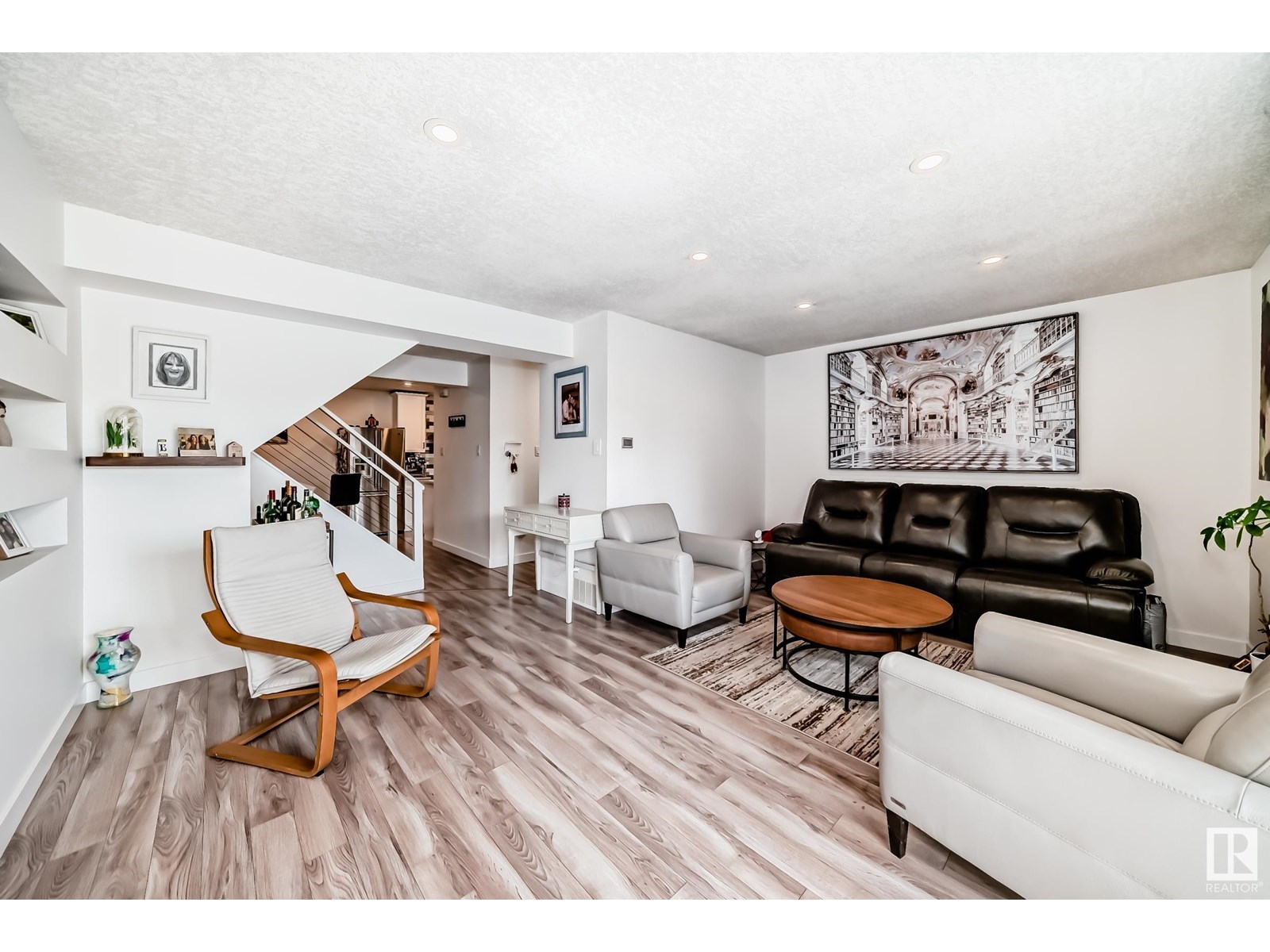 Property at 6D MEADOWLARK VG NW NW image 5
