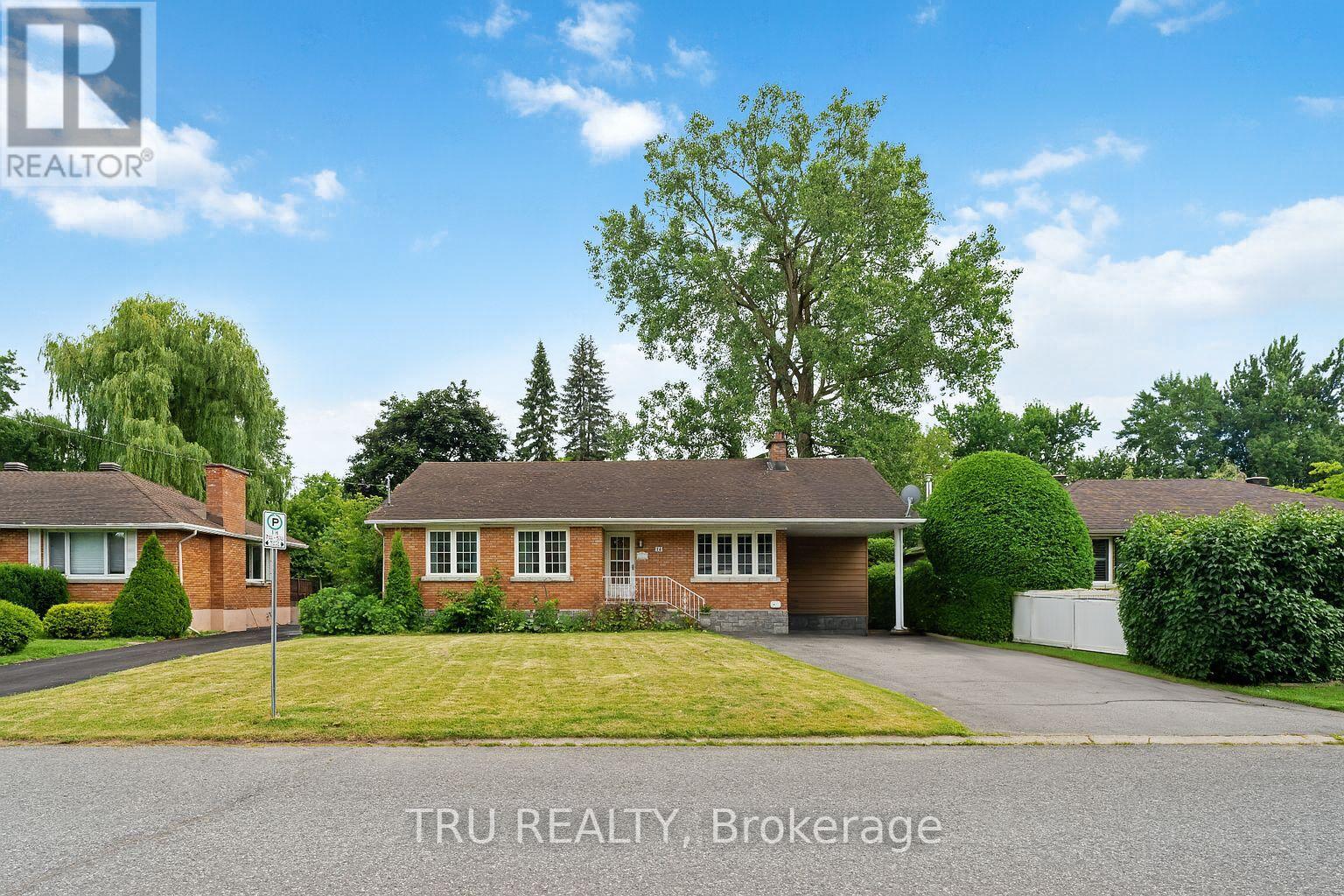 Property at 14 CLAVER STREET image 1