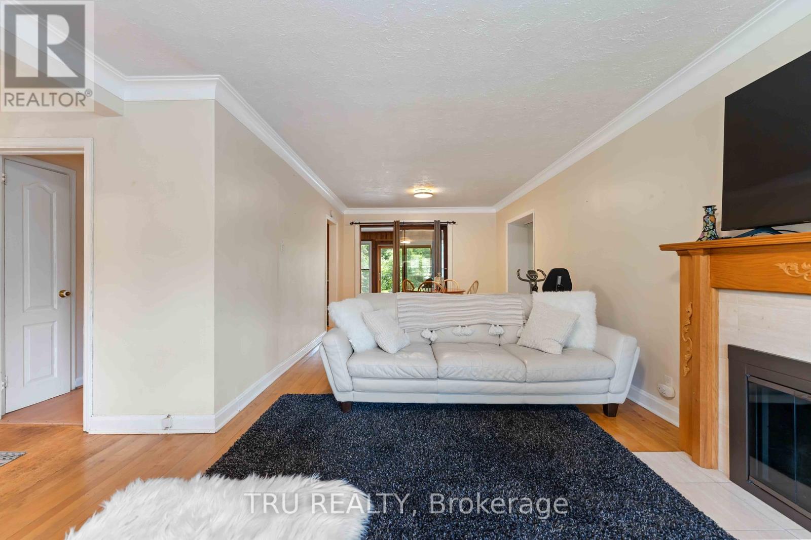 Property at 14 CLAVER STREET image 4