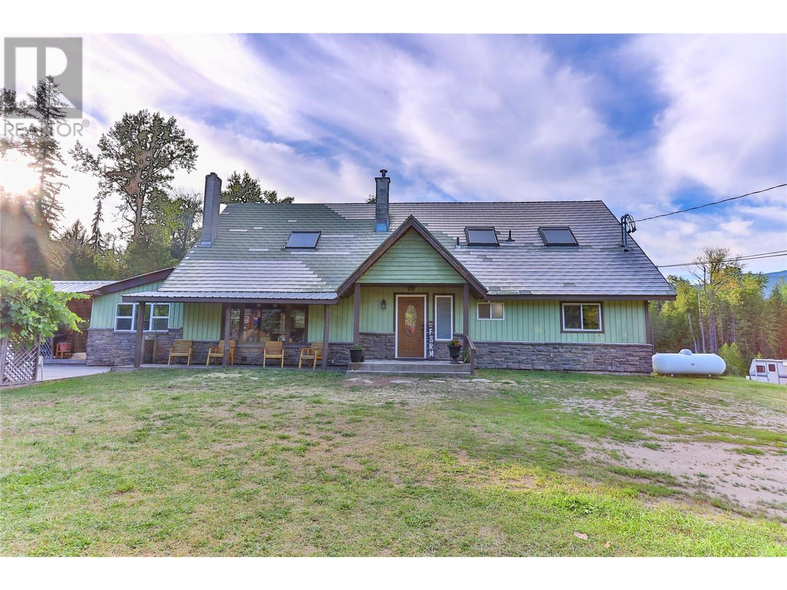 4161 Verigin Road, Nelson, British Columbia  V1L 6V9 - Photo 2 - 10355310