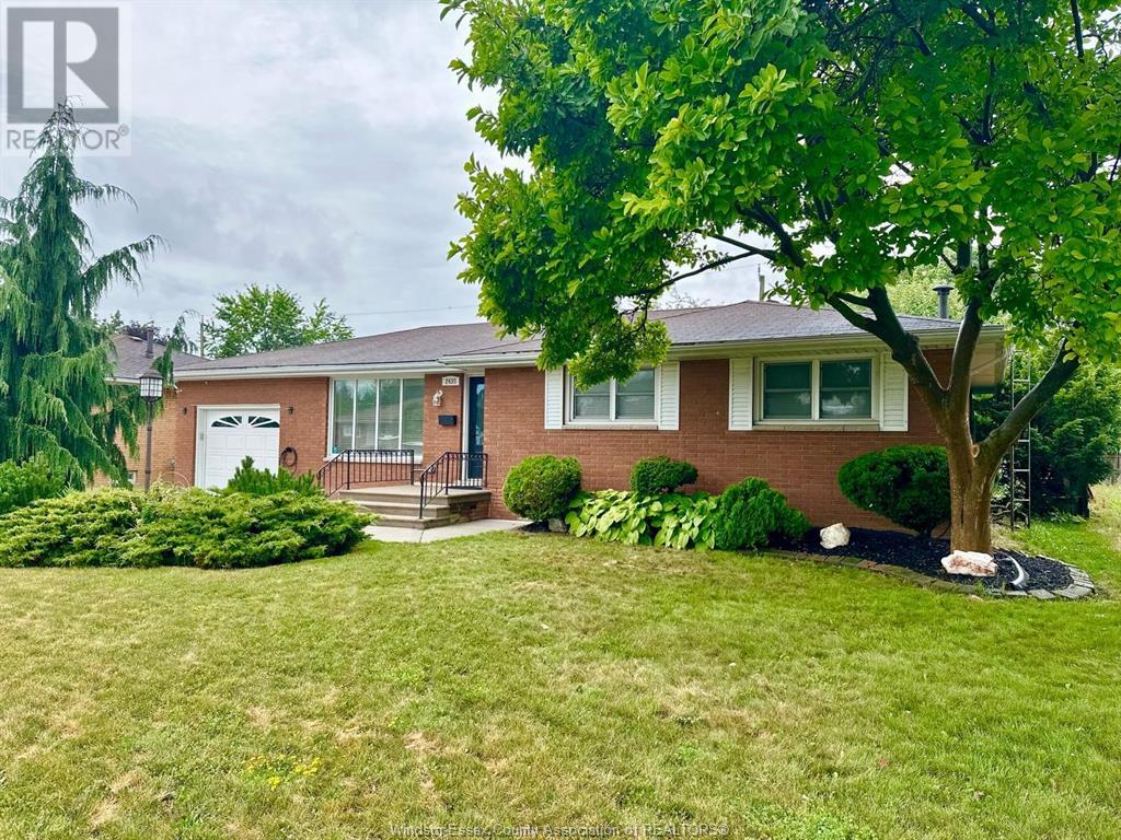 Property at 2435 McKay AVENUE image 2
