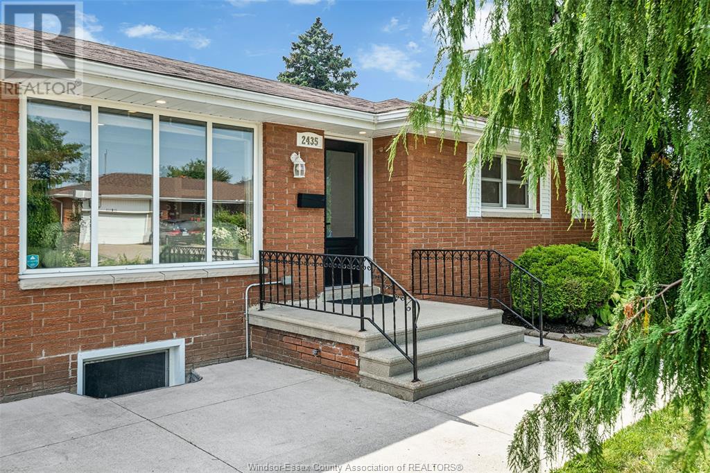 Property at 2435 McKay AVENUE image 5