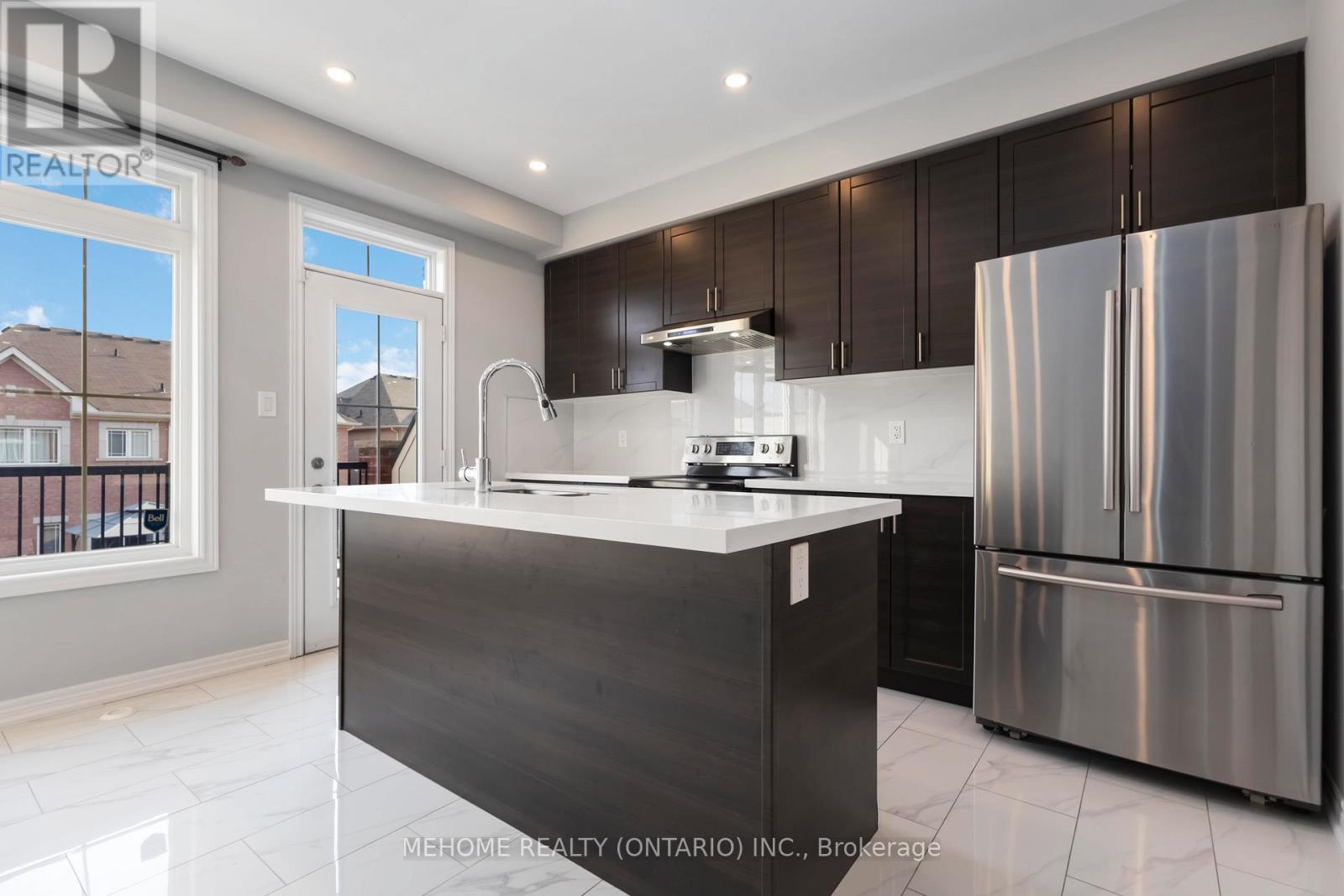 229 Dundas Way, Markham, Ontario  L6E 0S8 - Photo 8 - N12278051