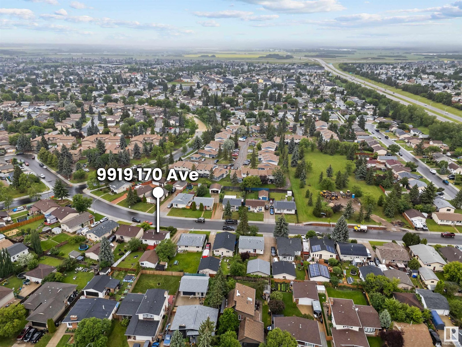 Property at 9919 170 AV NW image 3