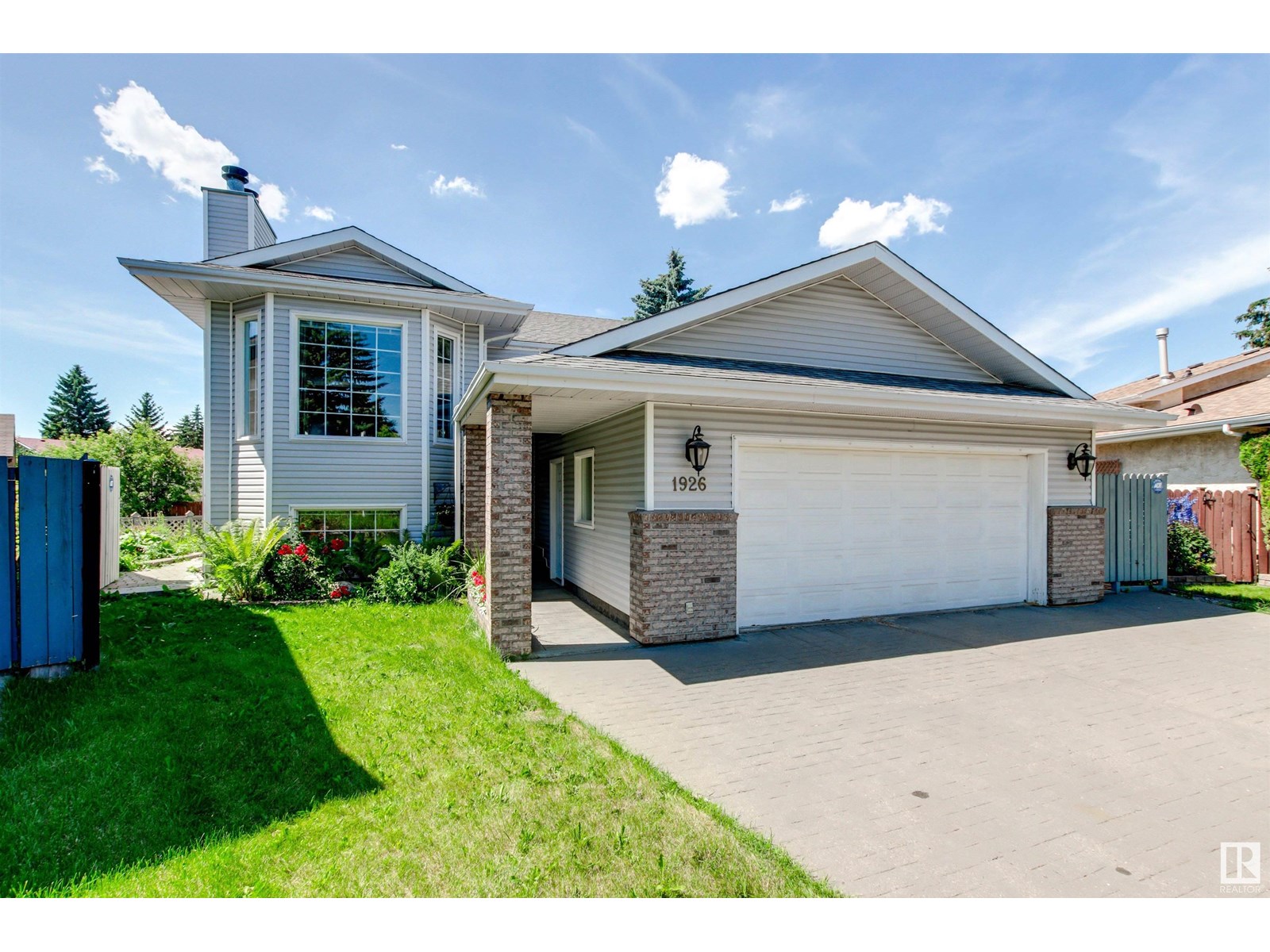 1926 36 St Nw, Edmonton, Alberta  T6L 3G5 - Photo 1 - E4447144