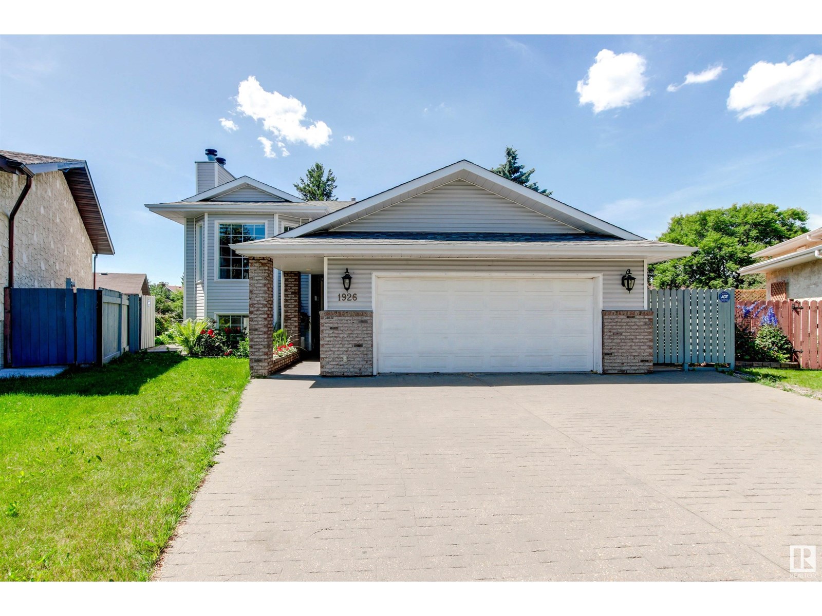 1926 36 St Nw, Edmonton, Alberta  T6L 3G5 - Photo 2 - E4447144