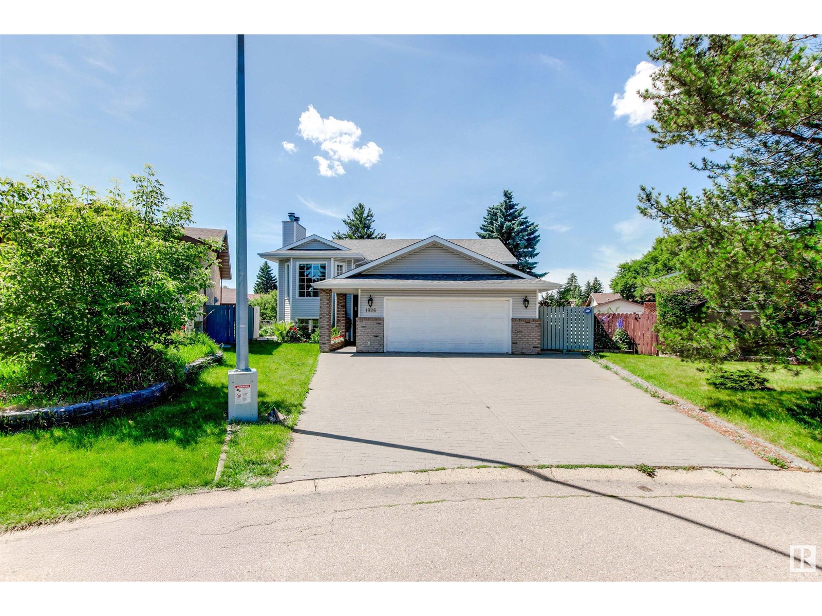 1926 36 St Nw, Edmonton, Alberta  T6L 3G5 - Photo 3 - E4447144
