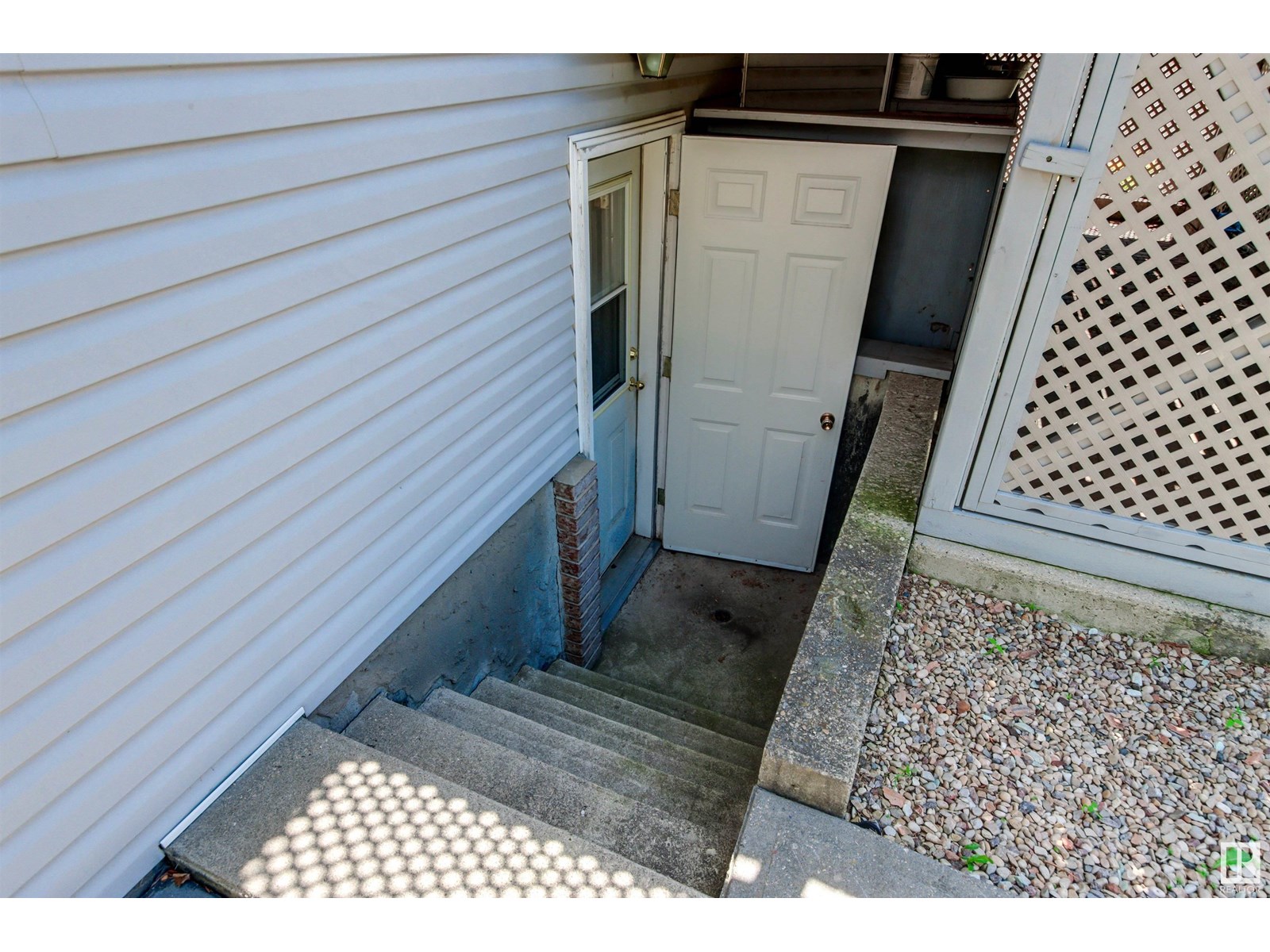 1926 36 St Nw, Edmonton, Alberta  T6L 3G5 - Photo 61 - E4447144