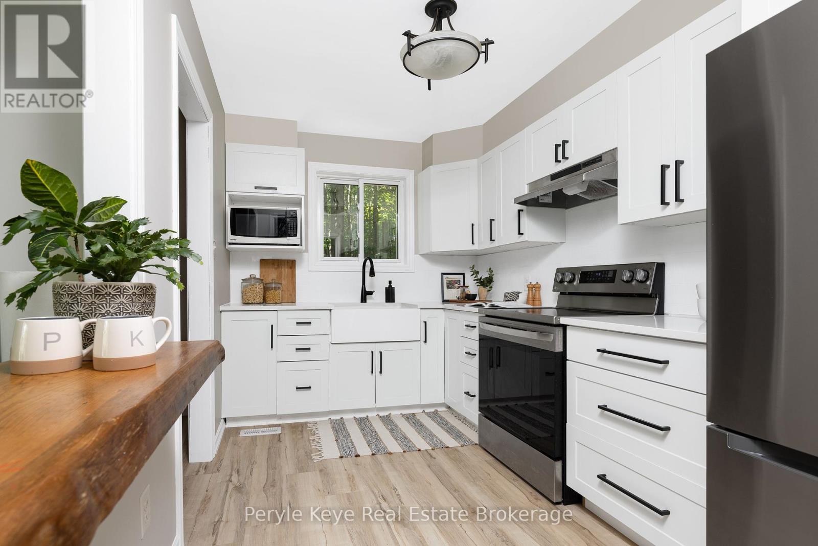 Property at 820 MANITOBA STREET image 2