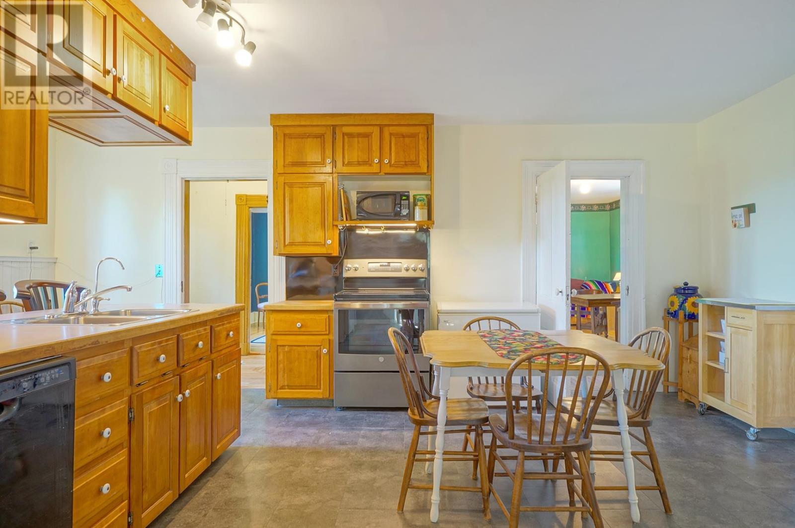 505 Main Street, Cornwall, Prince Edward Island  C0A 1H0 - Photo 11 - 202510734