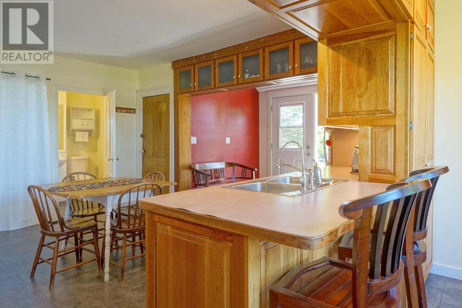 505 Main Street, Cornwall, Prince Edward Island  C0A 1H0 - Photo 12 - 202510734