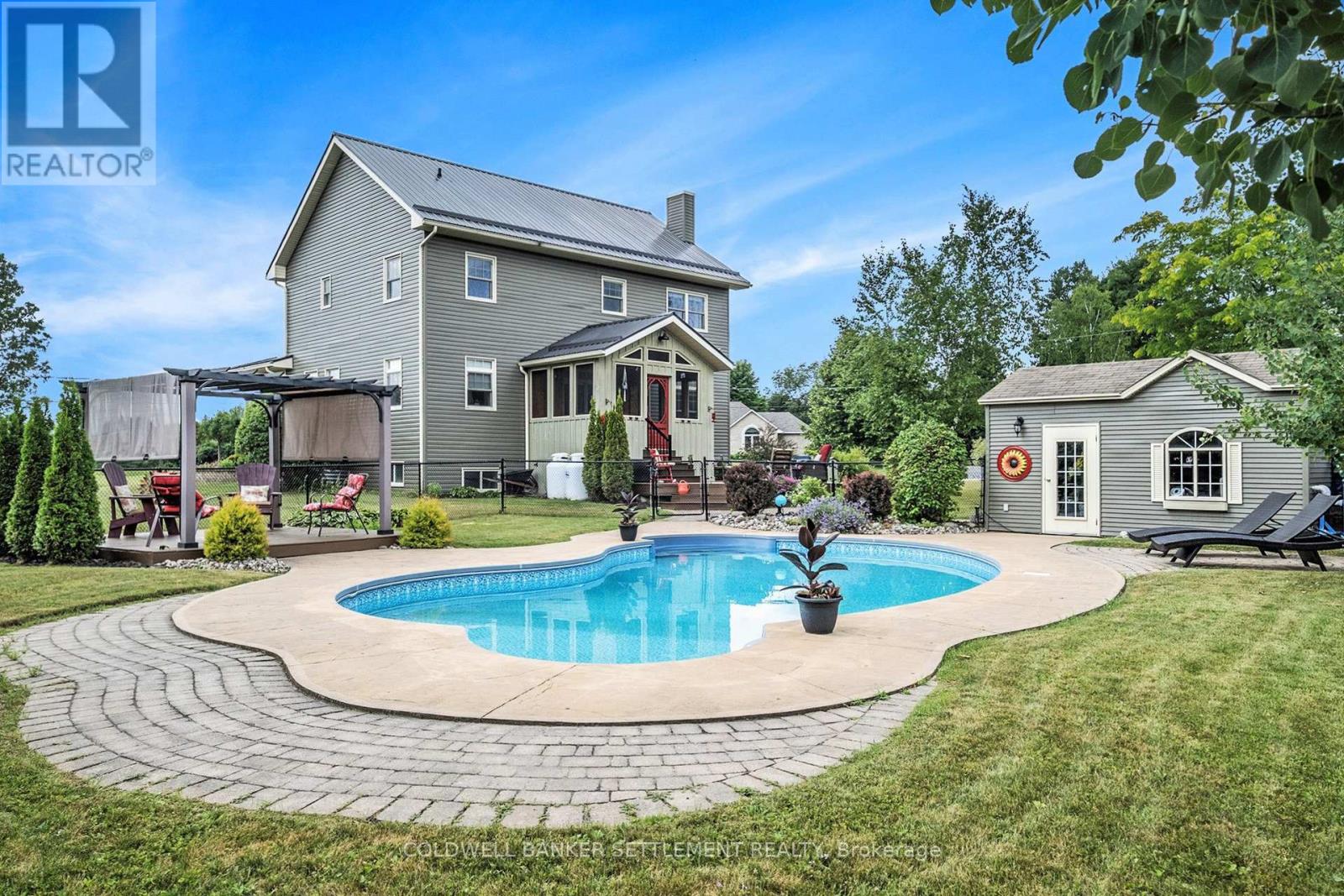 Property at 31 TUDOR CIRCLE image 3