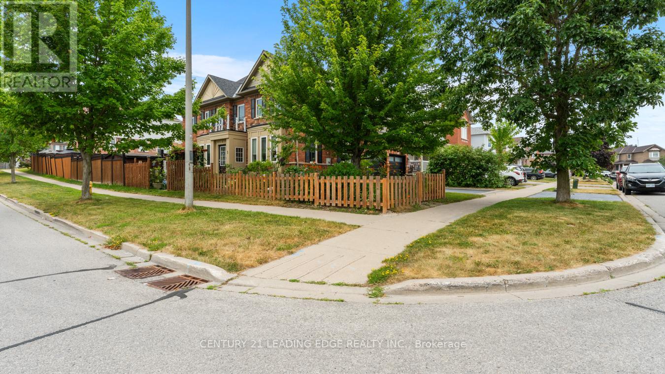 Property at 1 WOOLNER LANE image 2