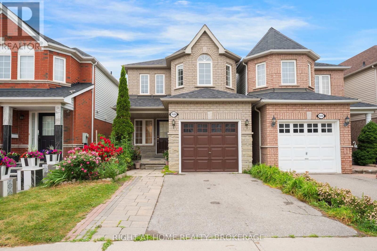Property at 1528 AVONMORE SQUARE N image 1