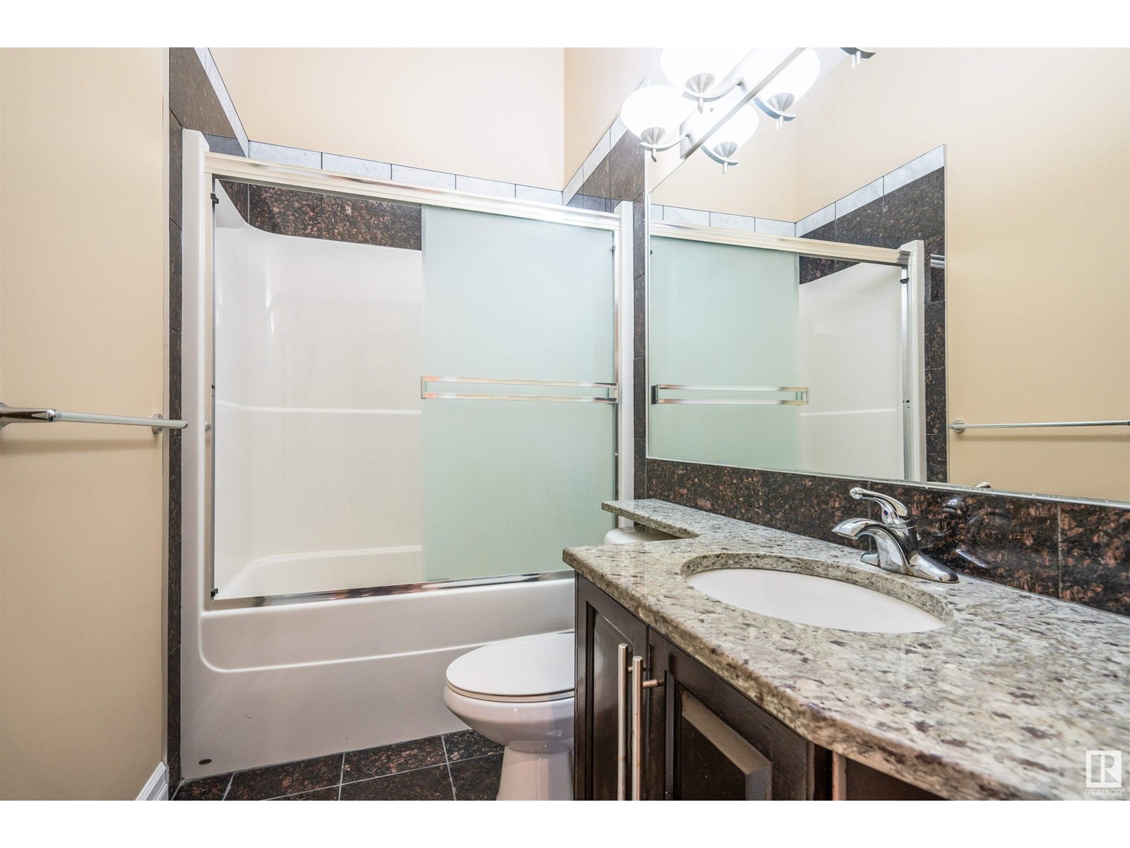 Property at 1527 67 ST SW image 3