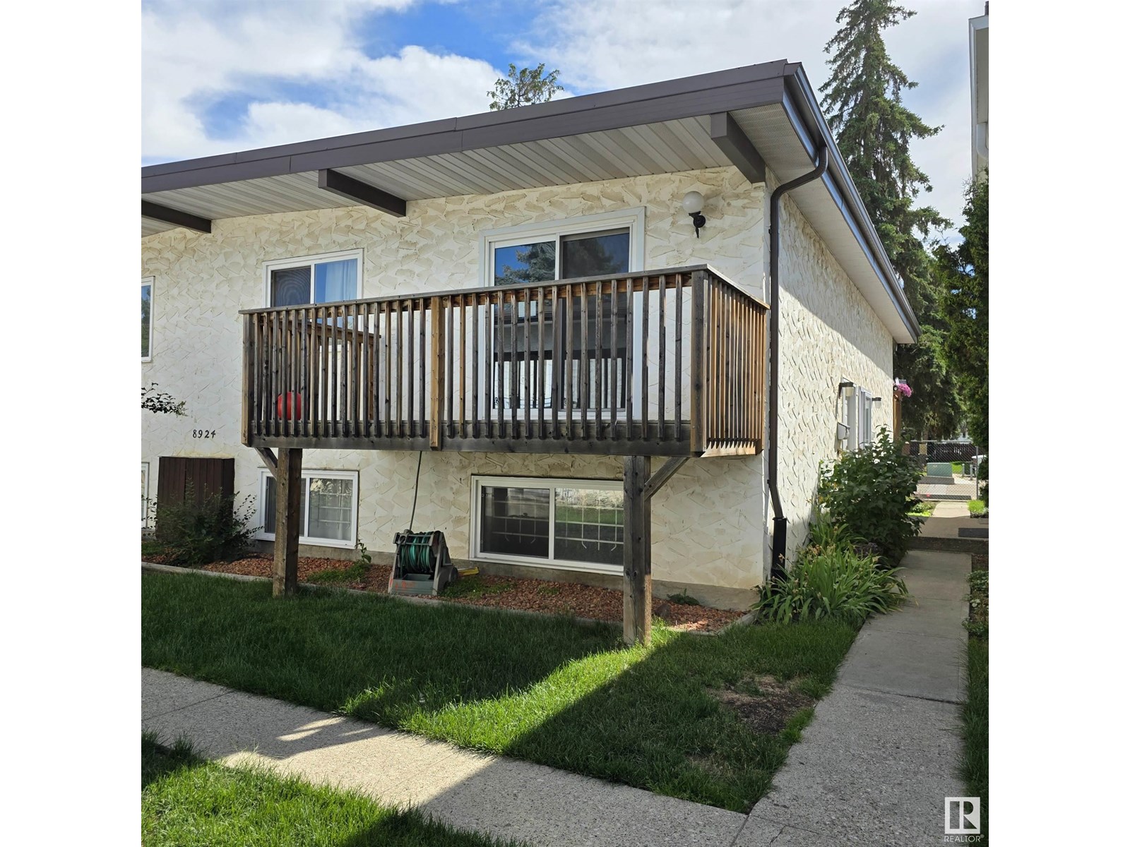 Property at 8924B 144 AV NW image 1