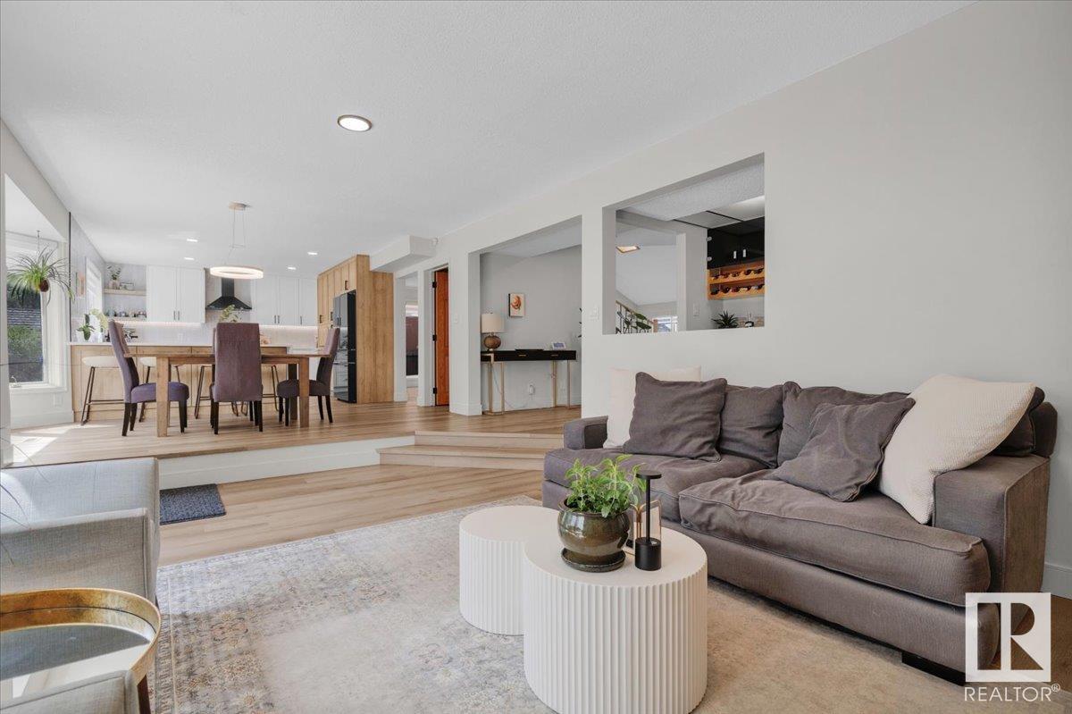 Property at 14717 48 AV NW image 5