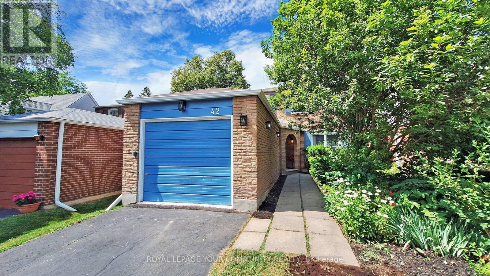 Property at 42 HOLSWORTHY CRESCENT image 3