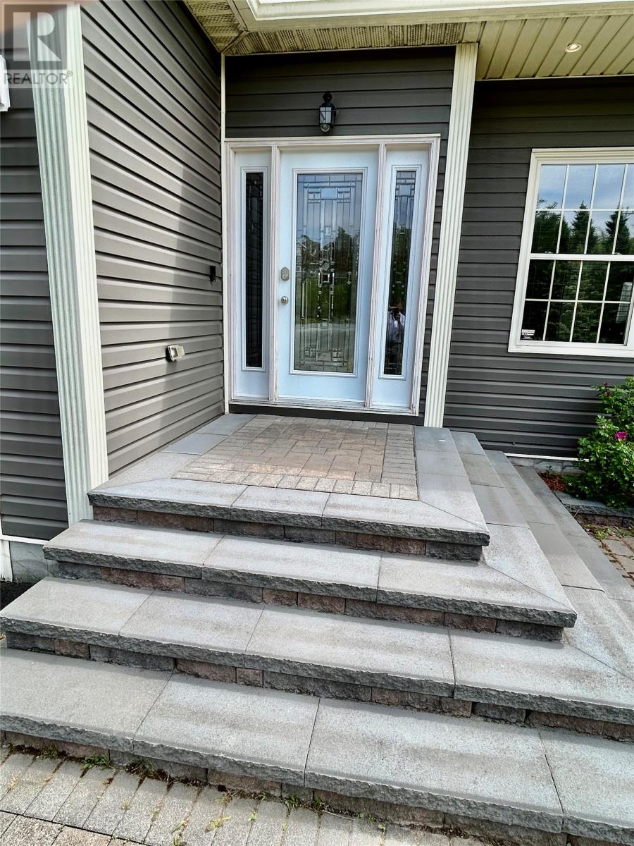Property at 2 Streamside Lane image 3
