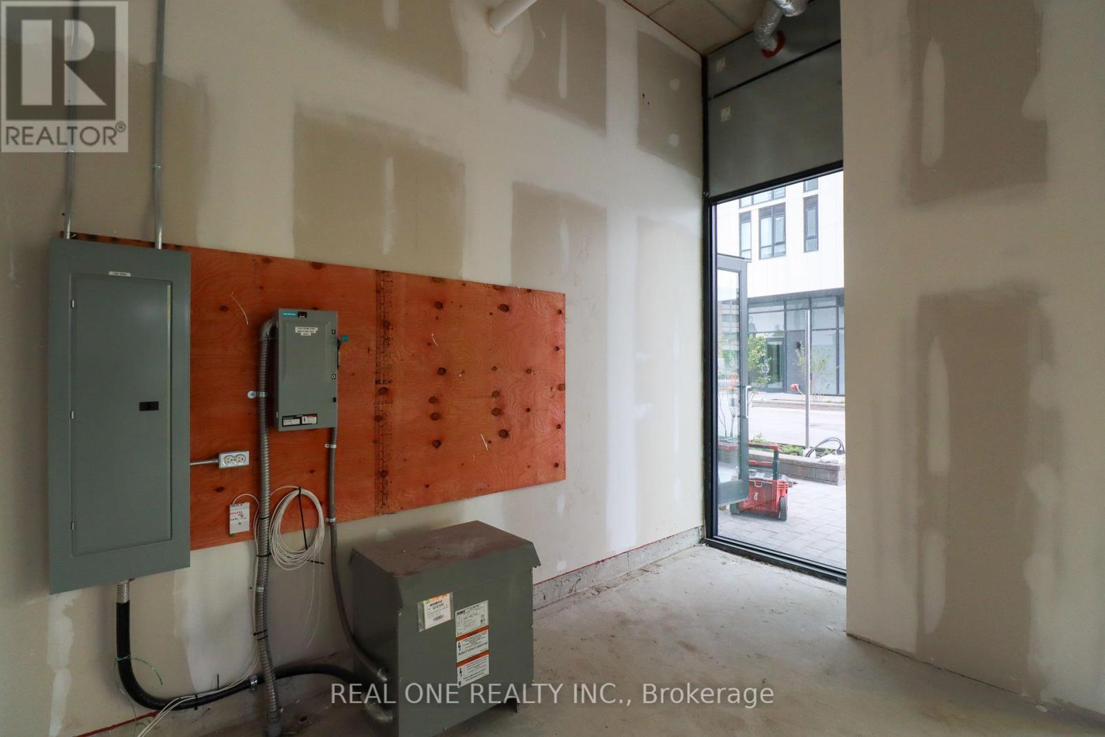 R01 - 3431 Sheppard Avenue E, Toronto, Ontario  M1T 3K5 - Photo 10 - E12278107