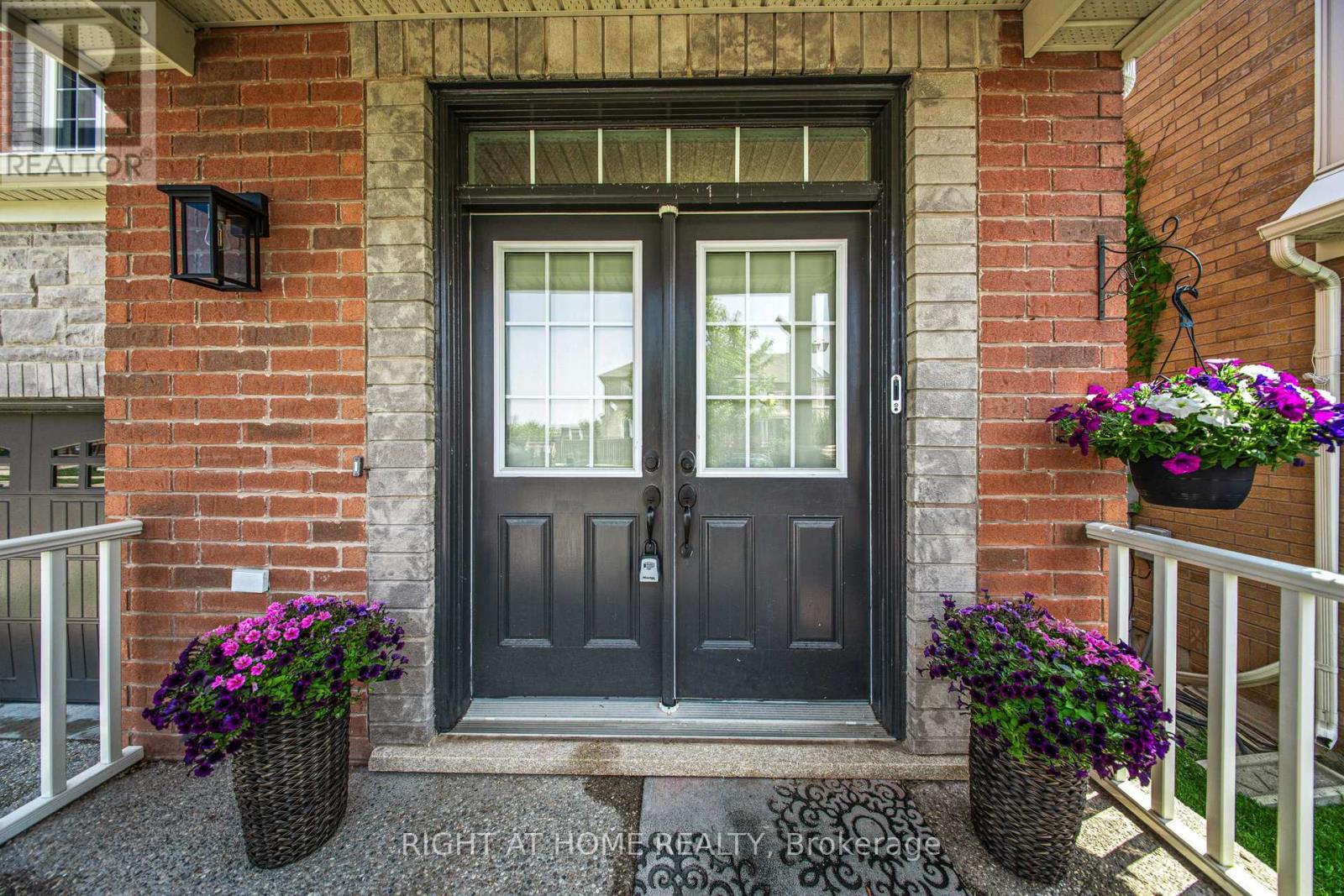 Property at 686 BOLINGBROKE DRIVE image 3