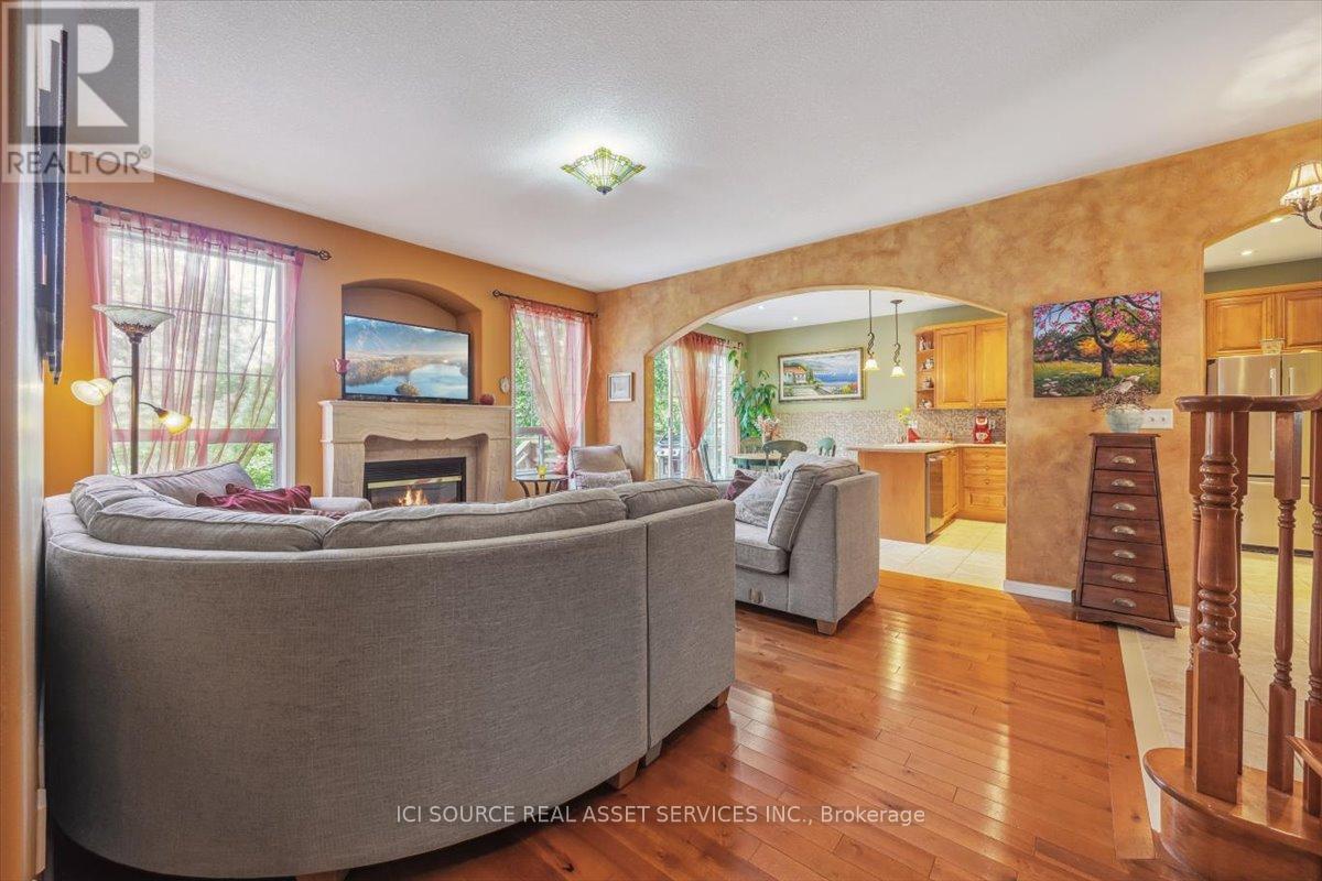 40 Maldives Crescent, Brampton, Ontario  L6P 1L3 - Photo 10 - W12278148