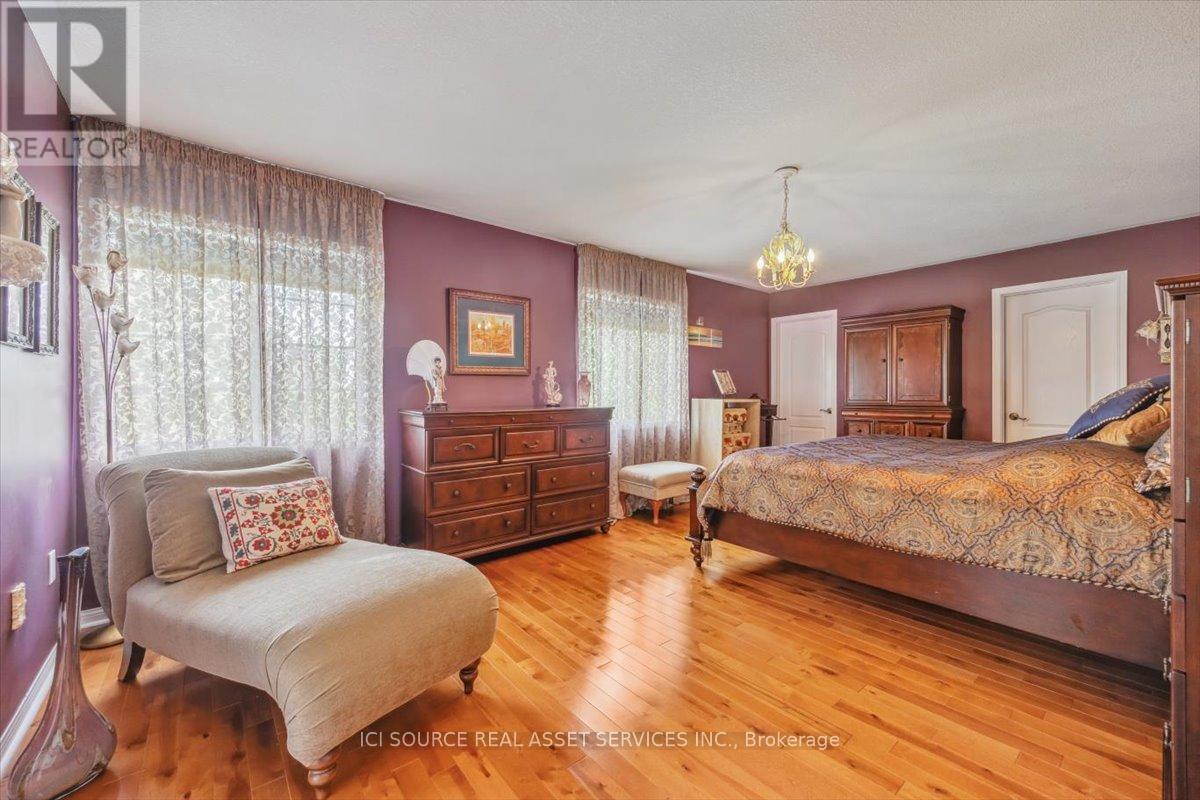 40 Maldives Crescent, Brampton, Ontario  L6P 1L3 - Photo 13 - W12278148