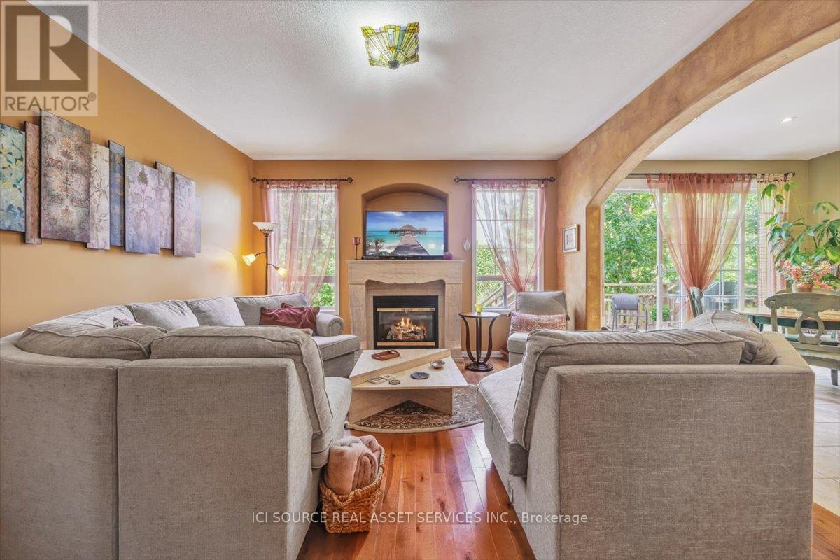 40 Maldives Crescent, Brampton, Ontario  L6P 1L3 - Photo 8 - W12278148