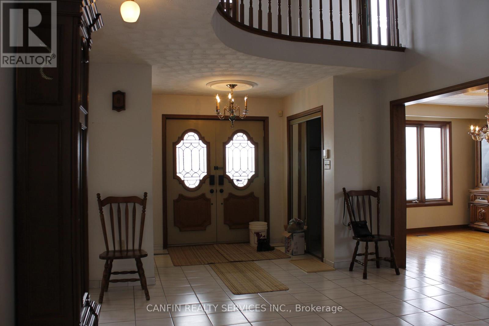 39 Corinthian Drive, Hamilton, Ontario  L8W 1X3 - Photo 10 - X12278127