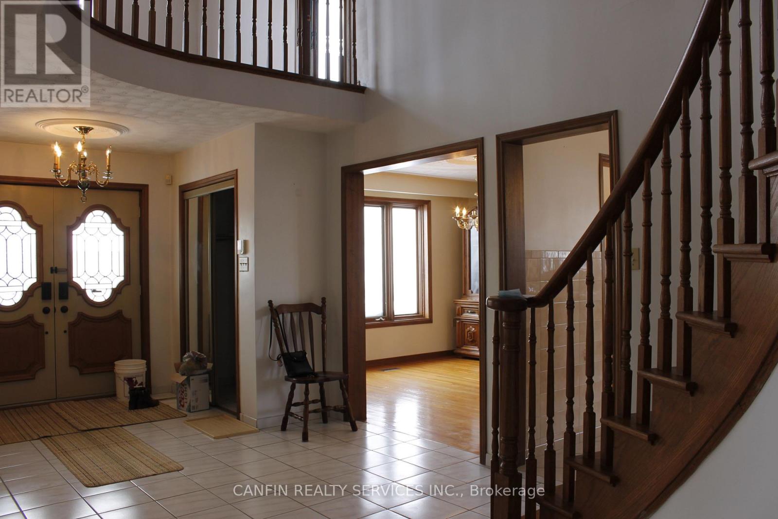 39 Corinthian Drive, Hamilton, Ontario  L8W 1X3 - Photo 12 - X12278127